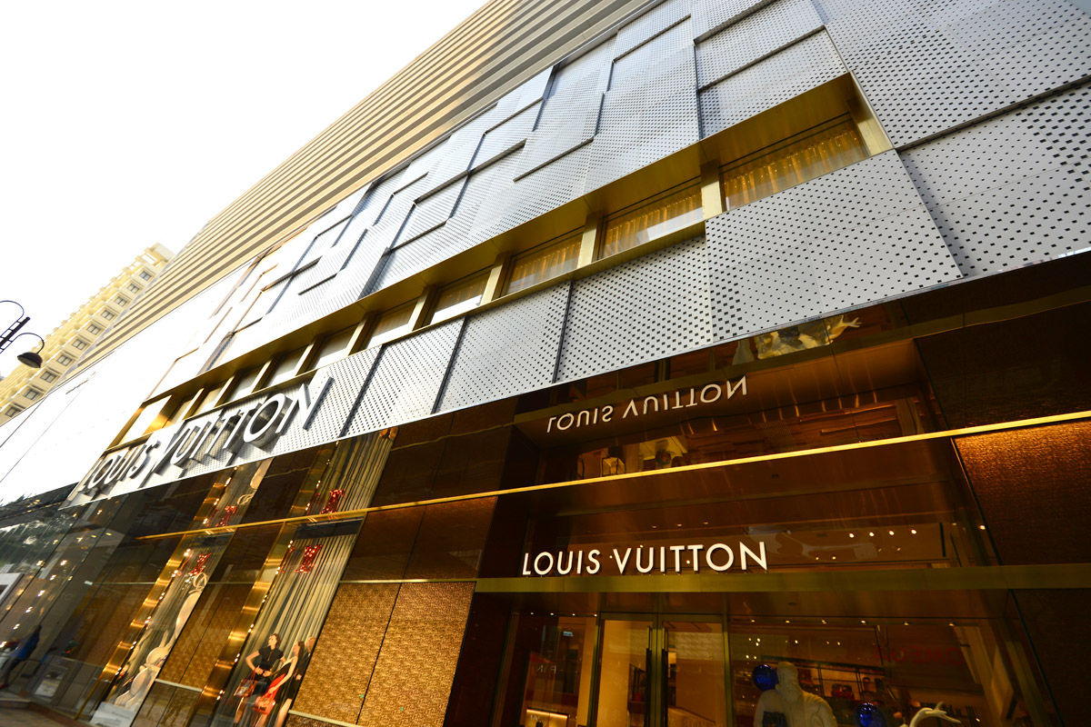Louis Vuitton Totem windows at 5 Canton Road, Hong Kong » Retail